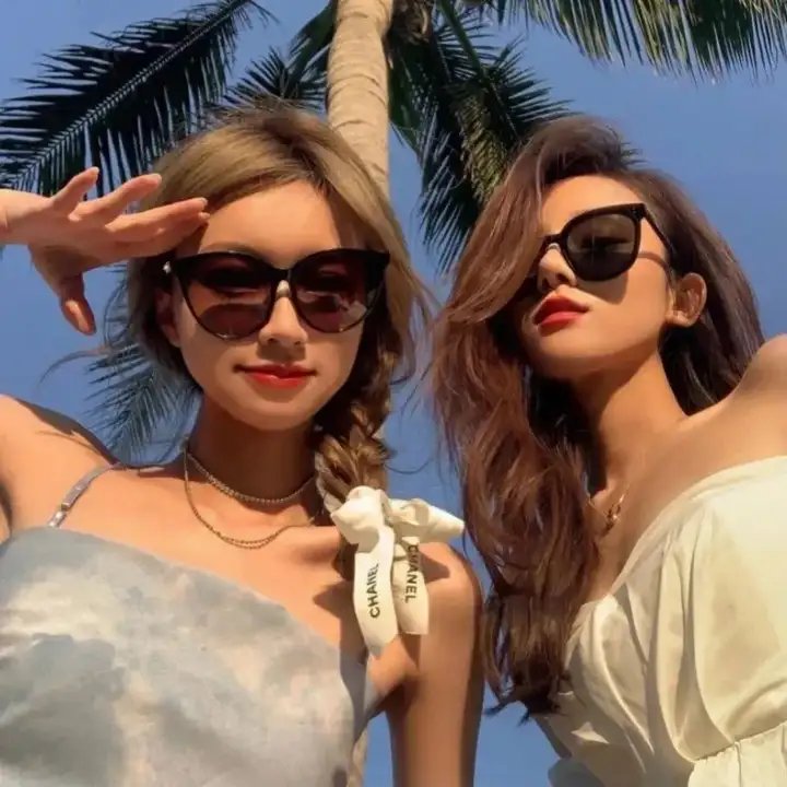 姑娘， 望着我